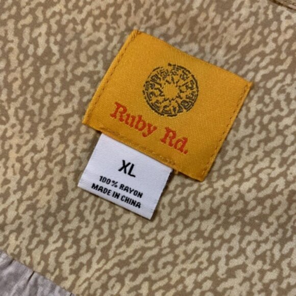 Ruby Rd. Size XL. Reptile Print. Button/Tie Closure. V-Neck. Blouse. B102 - Picture 8 of 8